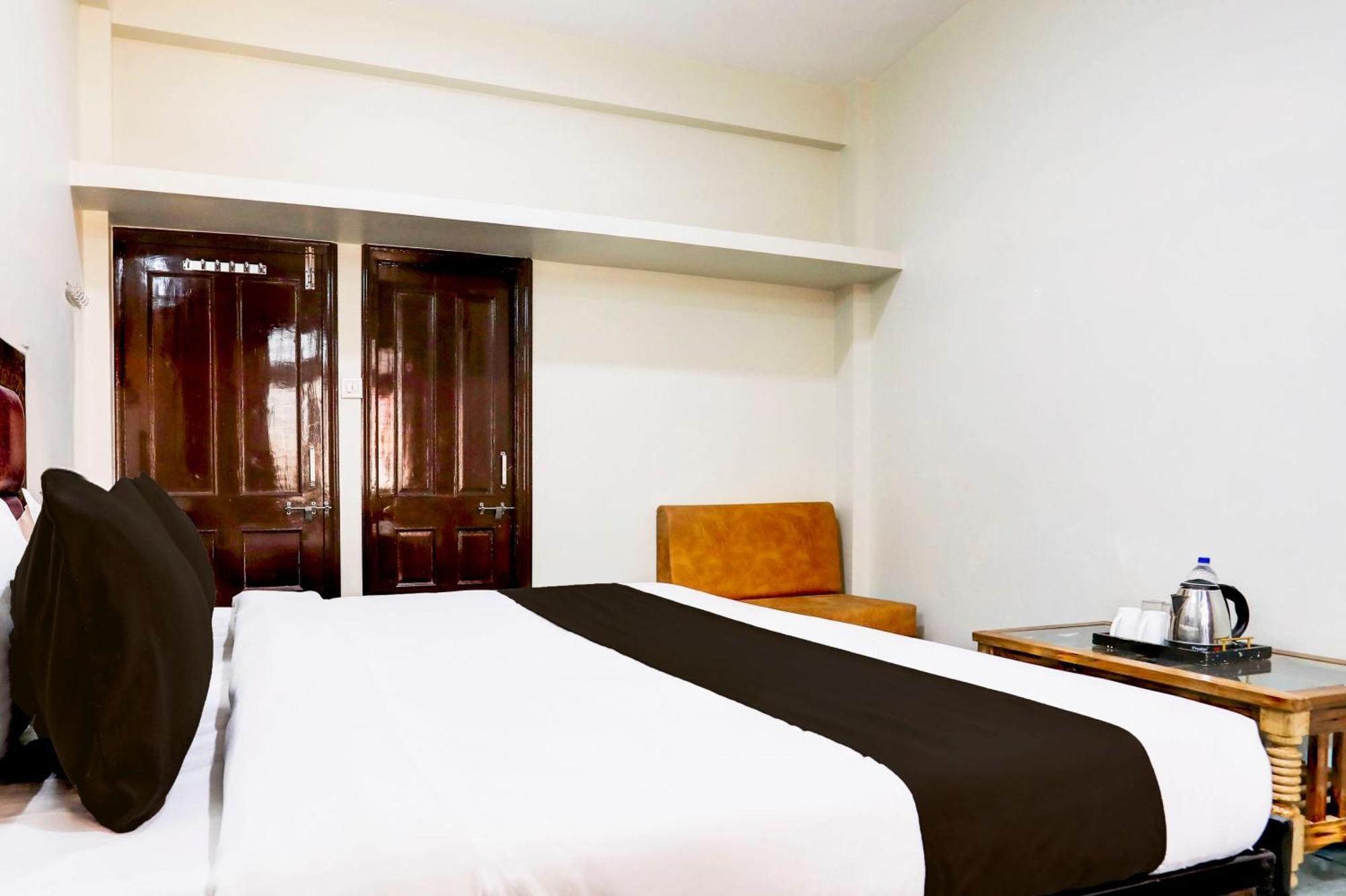 Hotel O The Baba Gest House Indaur Kültér fotó